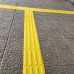 ​Тактилна плоча TPU за насочване и информация 30х30 см – Жълта